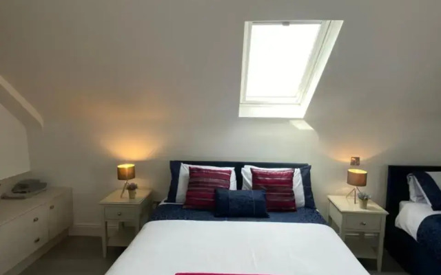 Pier House Luxury Apartment