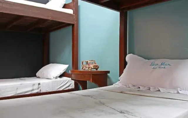 RedDoorz Hostel @ Deomar Hometel and Farm Cafe Vigan Ilocos