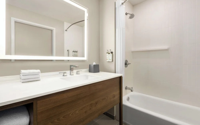 Staybridge Suites Montreal Airport - ST-Laurent by IHG