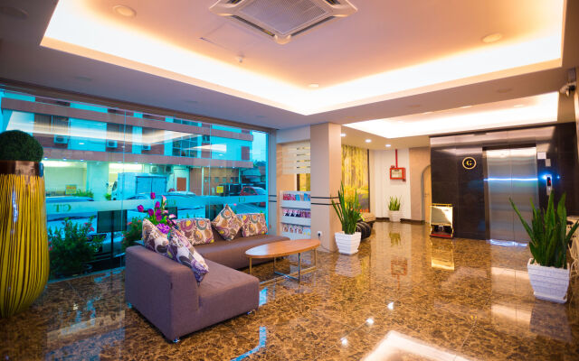 Hotel Zamburger Grand City