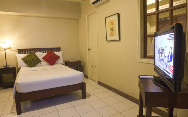 OYO 103 Artina Suites Hotel