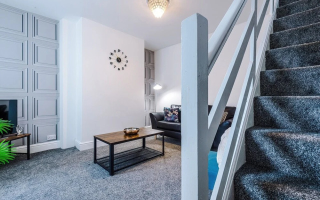 Lovely three bedroom home free parking