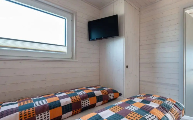 Houseboat Harmony