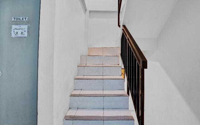 SPOT ON 90148 Gosepa Mayjend Sungkono