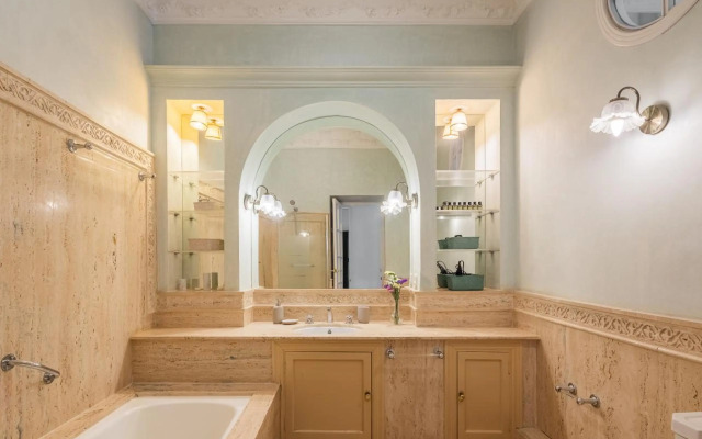 Lujoso apartamento a los pies de la Giralda