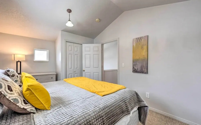 Family-friendly Logan Farmhouse w/ Yard & Near USU