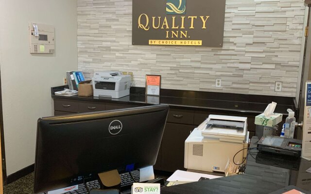 Quality Inn near I-72 and Hwy 51