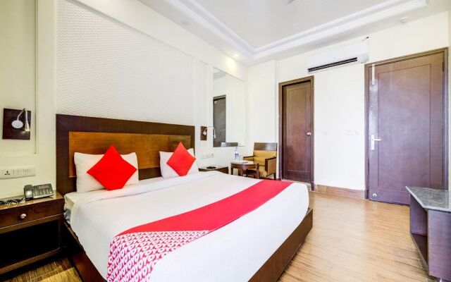 OYO 9553 Hotel Kings Plaza