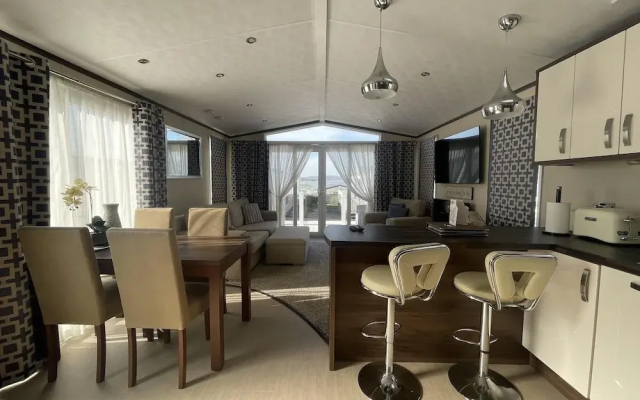 Poole Harbour View Lodge at Rockley Park