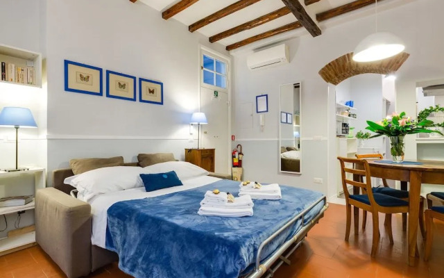 Rome as you feel - Piazza dei Satiri