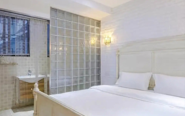 Moonlight Bay Garden Inn