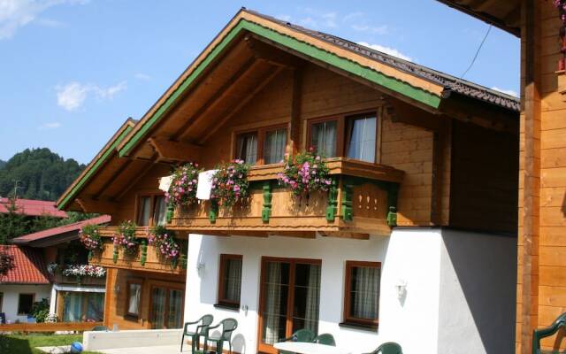 Spacious Chalet in Niederau