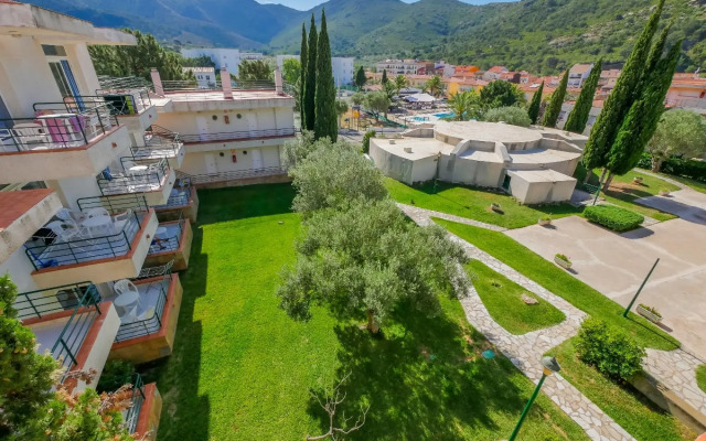 Rescator Resort 325 in Roses