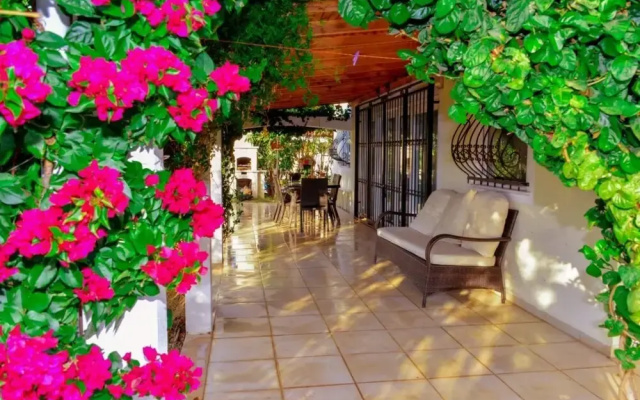 Gorgeous Secluded Villa With Private Pool and BBQ in Antalya