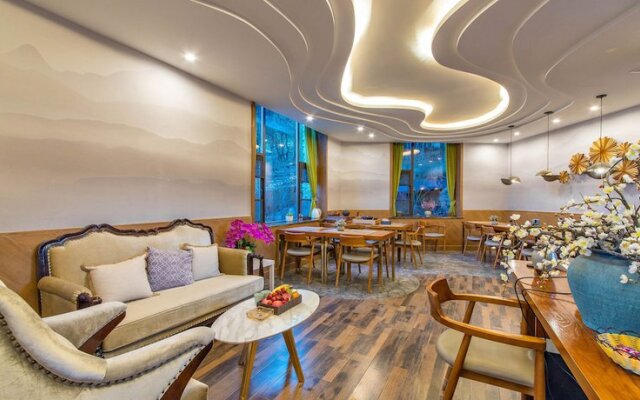 Floral Hotel Yun Shui Snow Mountain