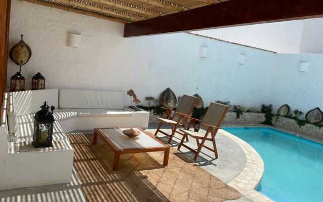 Beachfront, 4BR, entire house in Paracas