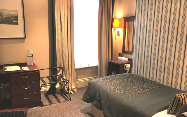 Cairn Hotel