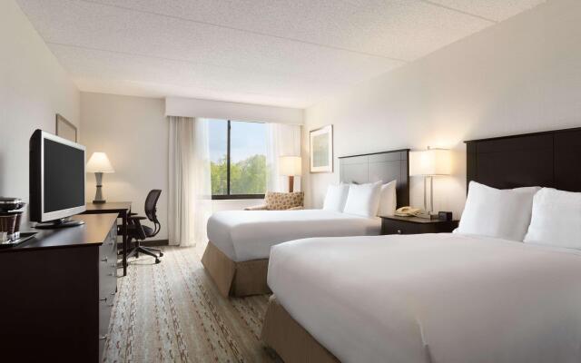 DoubleTree by Hilton Hartford - Bradley Airport