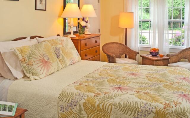 Woods Hole Passage Inn