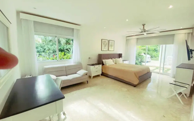 Seasideserenity - Luxury Villa Steps From The Beach