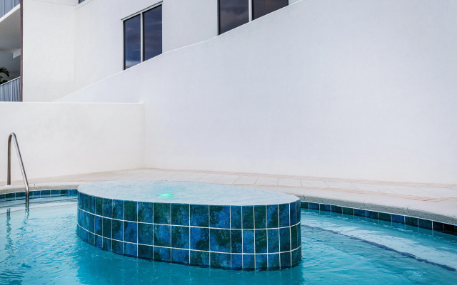 Holiday Inn Express & Suites Panama City Beach - Beachfront by IHG