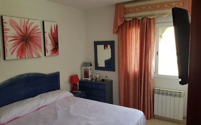Lovely Holiday Home in Fràncas with Hot Tub