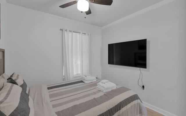 Beachy Days Escape - Cozy Haven Steps From Beach!