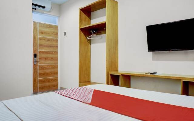 OYO 90629 The Home Srengseng