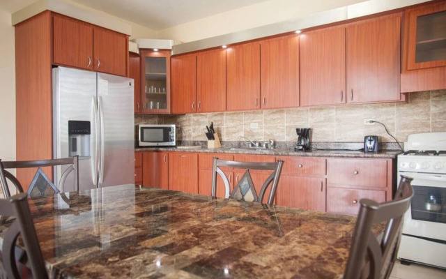 Colinas del Atlantico Vacational House 2nd Floor