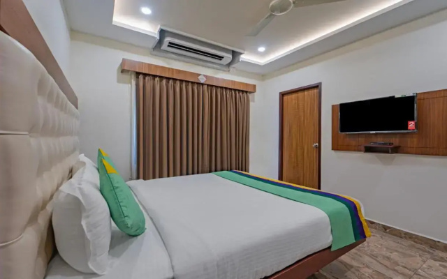 Treebo Aaravi Residency, 800 Mtrs From Promenade Beach