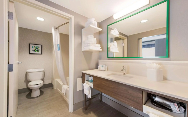 Hampton Inn & Suites Charlotte Airport
