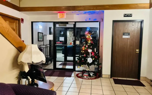 Wautoma Inn by OYO Near Airport WI 73