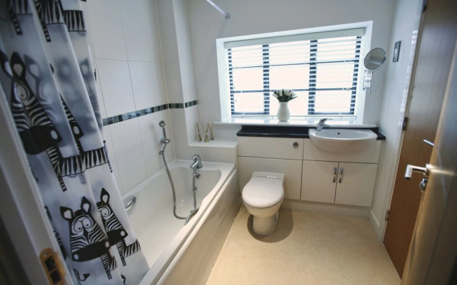 Flexi-Lets@Wallis Square, Farnborough