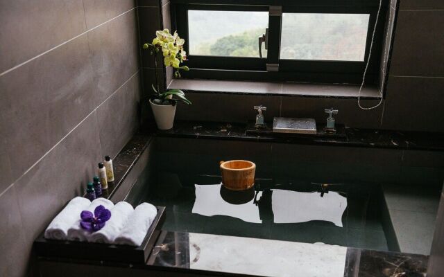 Nature View Hotel