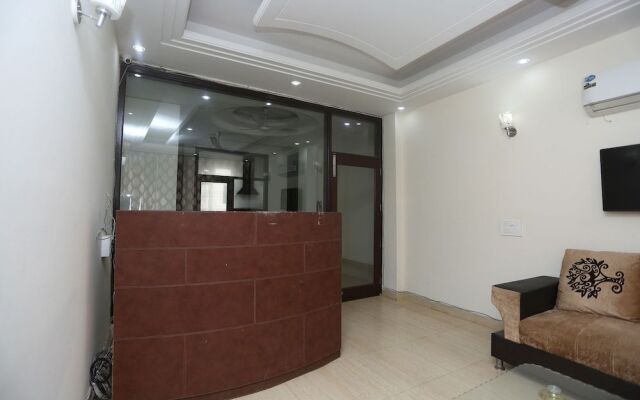 OYO 22867 Crystal Residency