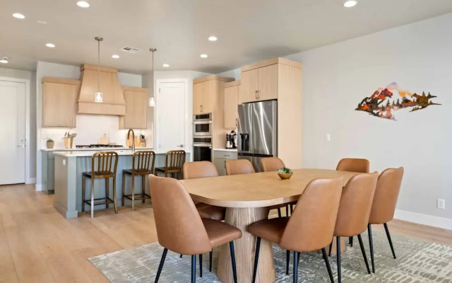 Paddle And Play 5 Bedroom Townhouse