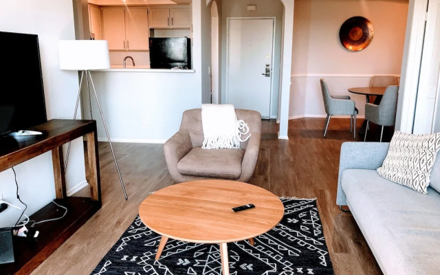 Luxury Suites - Heart of Beverly Hills