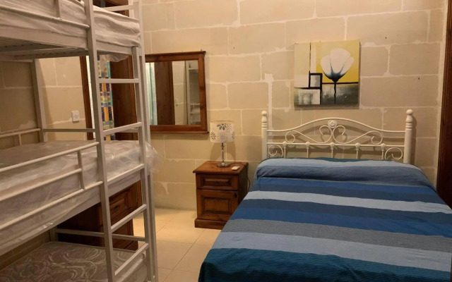 Qronfli Holiday Apartments With Swimming Pool