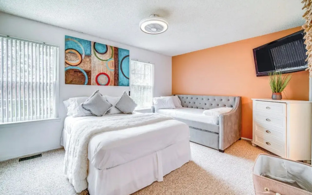 Galloway Townhome w/ Private Deck: Near Casinos!