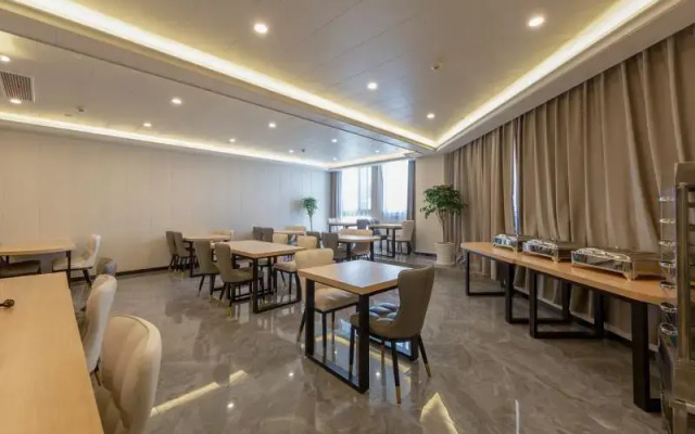 GreenTree Inn Zhejiang Jiaxing Honghe Town Business Hotel
