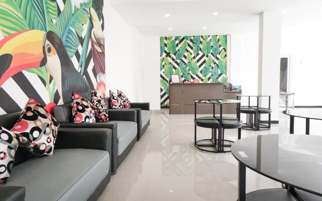 RedDoorz Plus @ Tlogomas