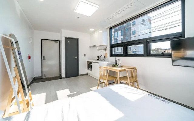 Yeosu Nangmanstay Pension