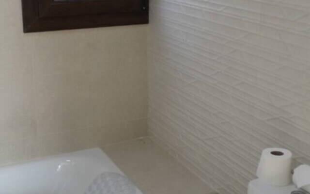 Luxurious Villa sleeps 6 with Private Pool LM1