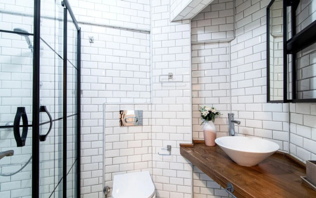 Modern Flat Close to Istiklal Street With Balcony