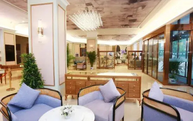 Mercure Hotel (Wuhan Yangluo Development Zone)