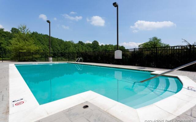 Holiday Inn Express North East by IHG