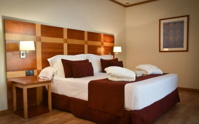 Отель Senator Parque Central