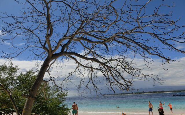 Lombok Holiday Hotel