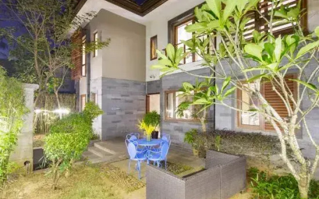 Sanya Mountain and Sea Resort Villa