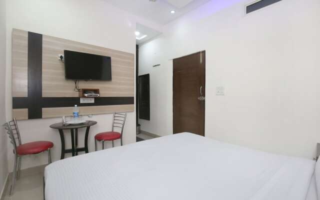OYO 4727 Hotel Sangam Pacific